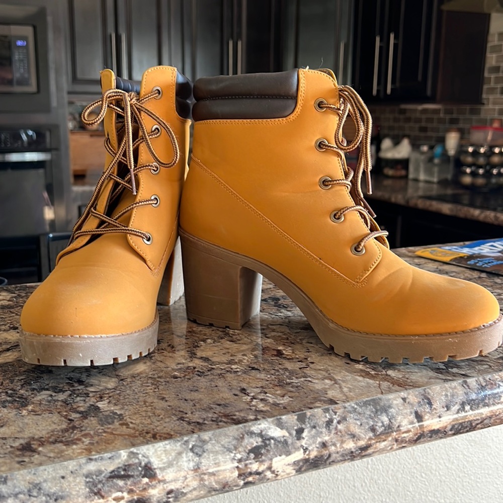 Women’s Boots